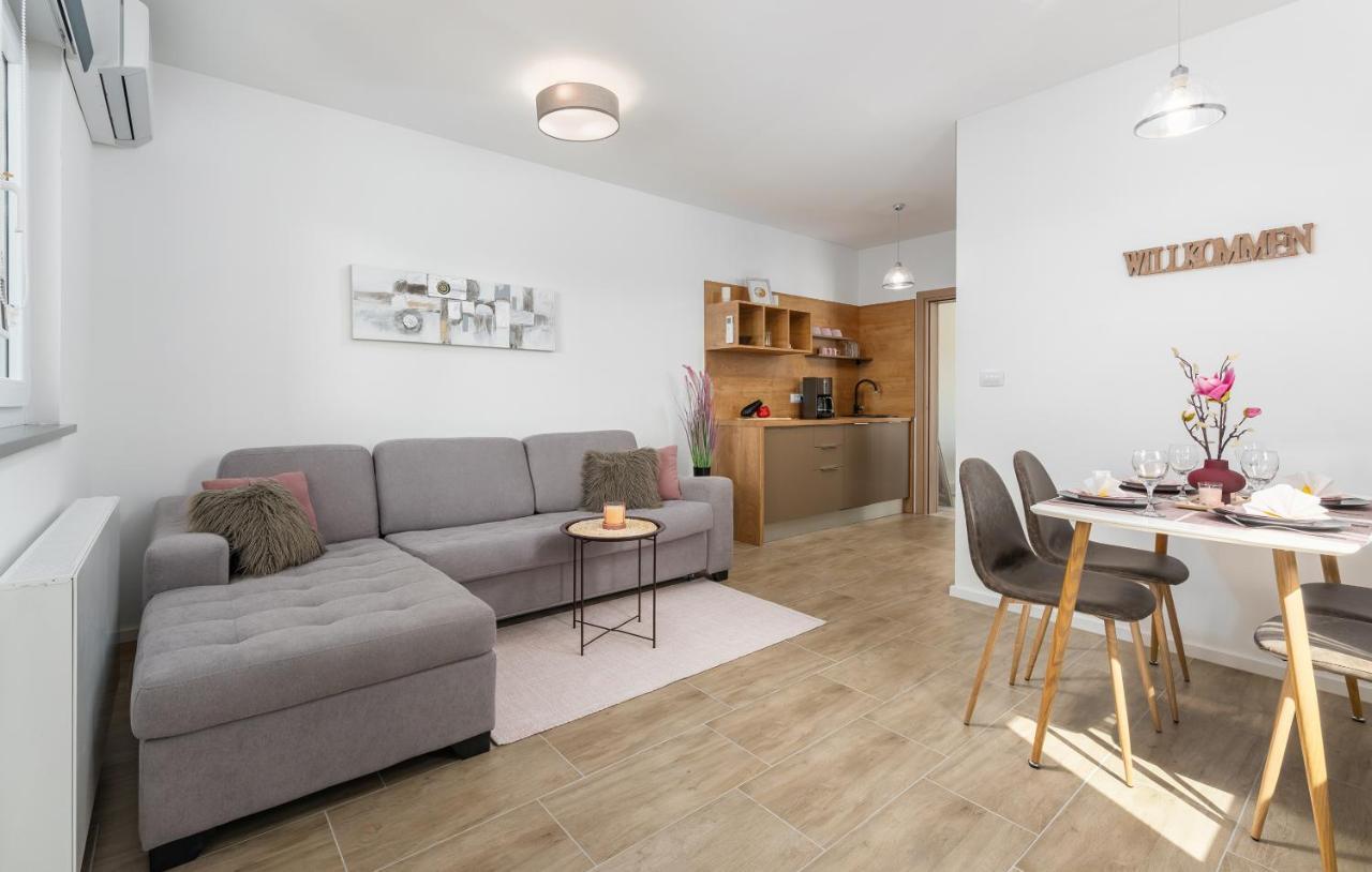 Apartments Amore Fazana Exterior photo
